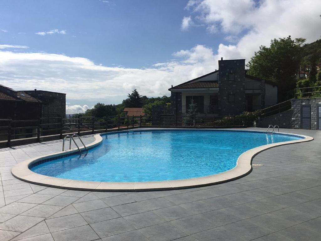 Armonie Del Lago - Lakeview Retreat With Private Garden, Pool & Jacuzzi バヴェーノ エクステリア 写真