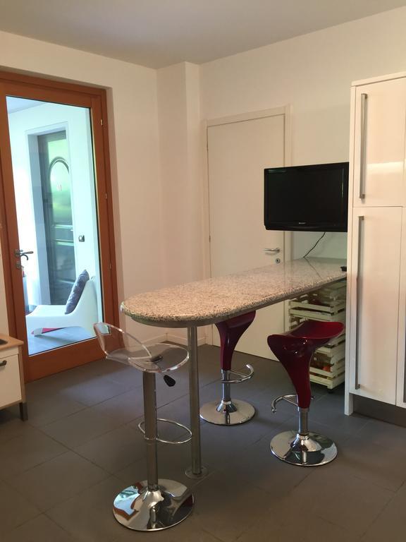 Armonie Del Lago - Lakeview Retreat With Private Garden, Pool & Jacuzzi バヴェーノ エクステリア 写真